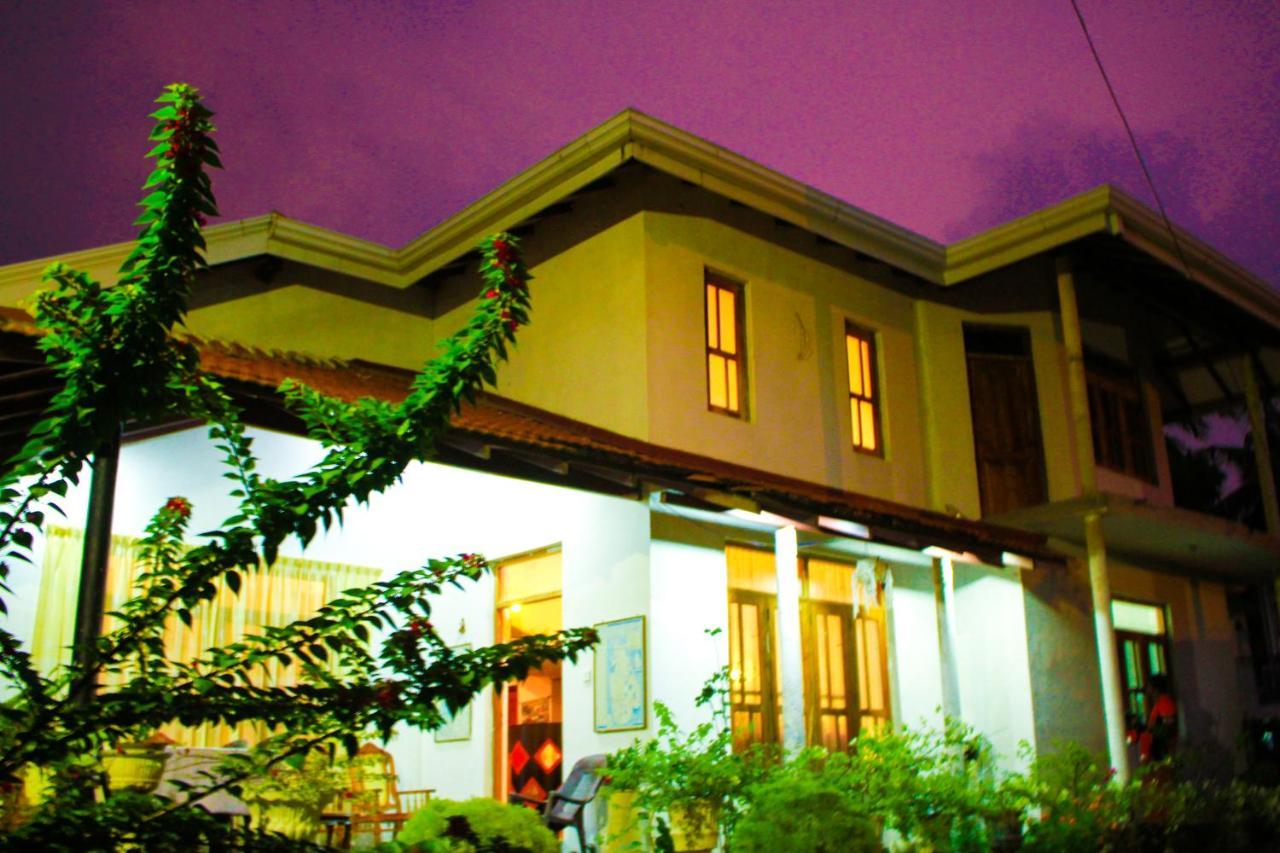 Friends Home Kudapaduwa Exterior foto